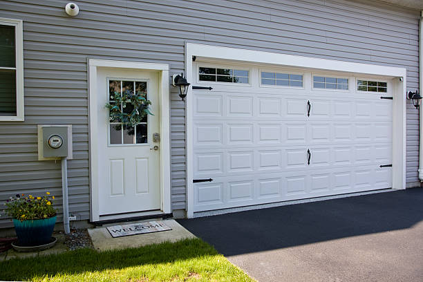 24/7 Emergency Garage Door Panel Replacement experts in Neffs, OH